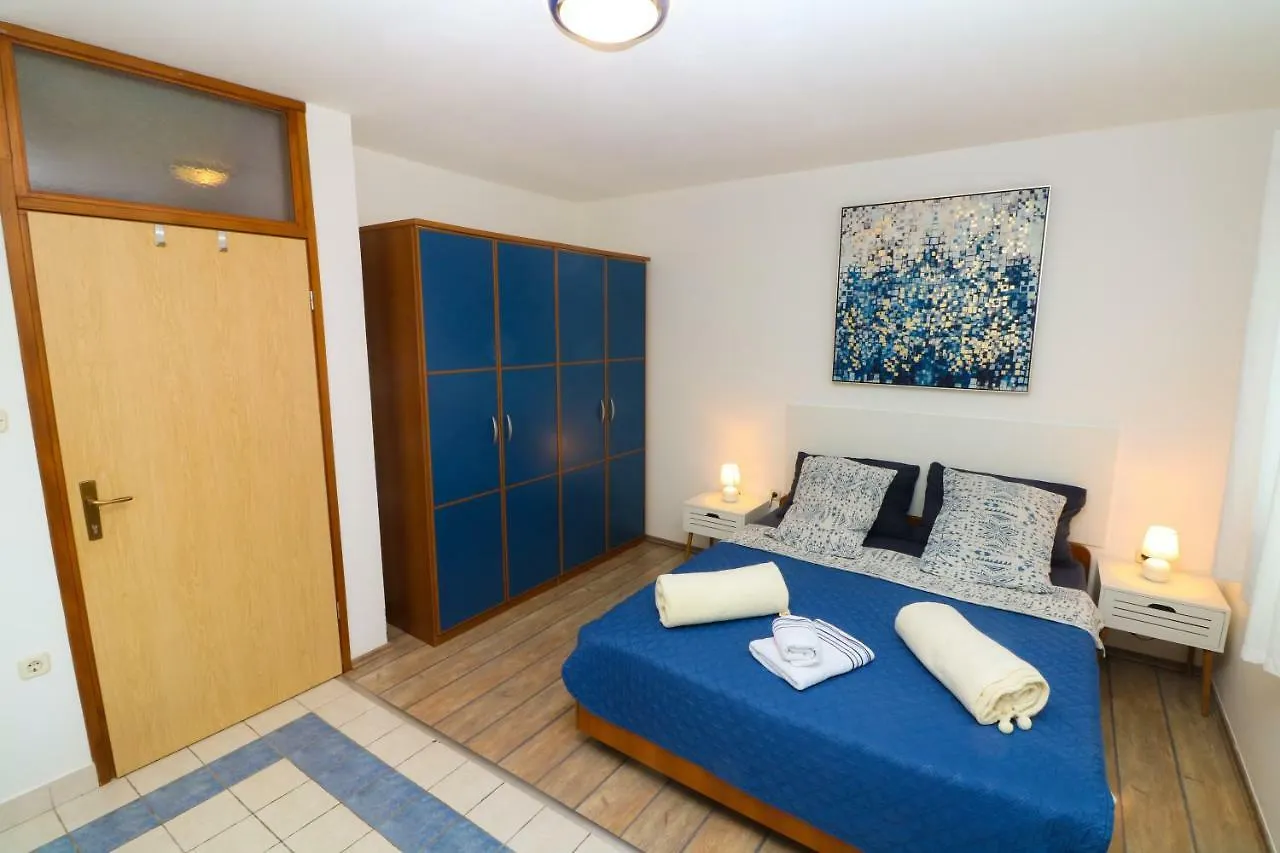 Apartments Ines Baška 0*,  Croazia