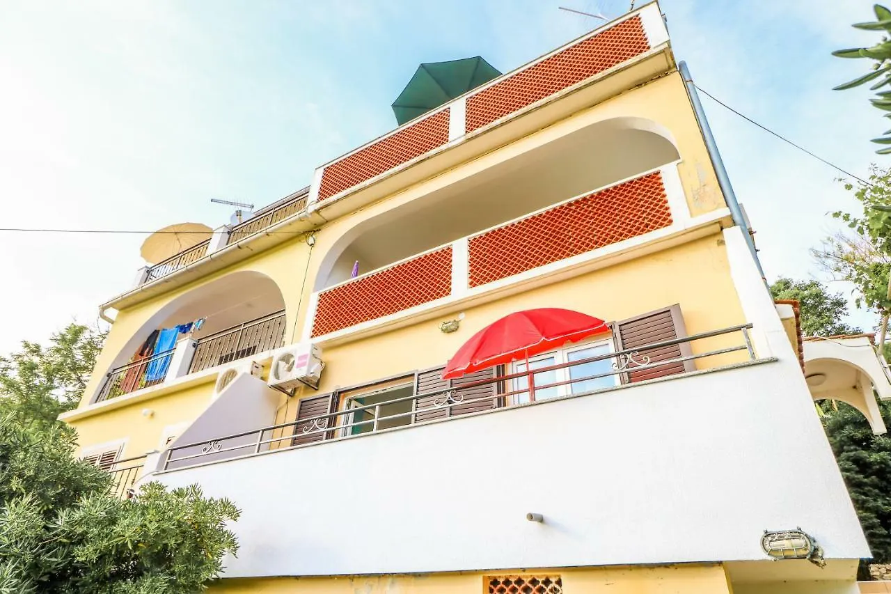 Apartments Ines Baška 0*,